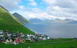 Funningur, Ortschaft am Ausgang des Funningurfjords im Nordteil der Insel Eysturoy
