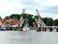 Greifswald, Klappbrücke am Hafen von Wiek : Yacht