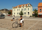 Auf dem Marktplatz von Malchow : Fahrrad, Tove, Häuser