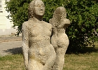 Frauenskulpturen neben Schloss Güstrow : Skulpturen