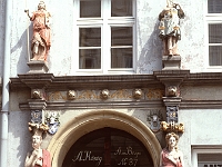 Dekorativer Hauseingang in Lüneburg